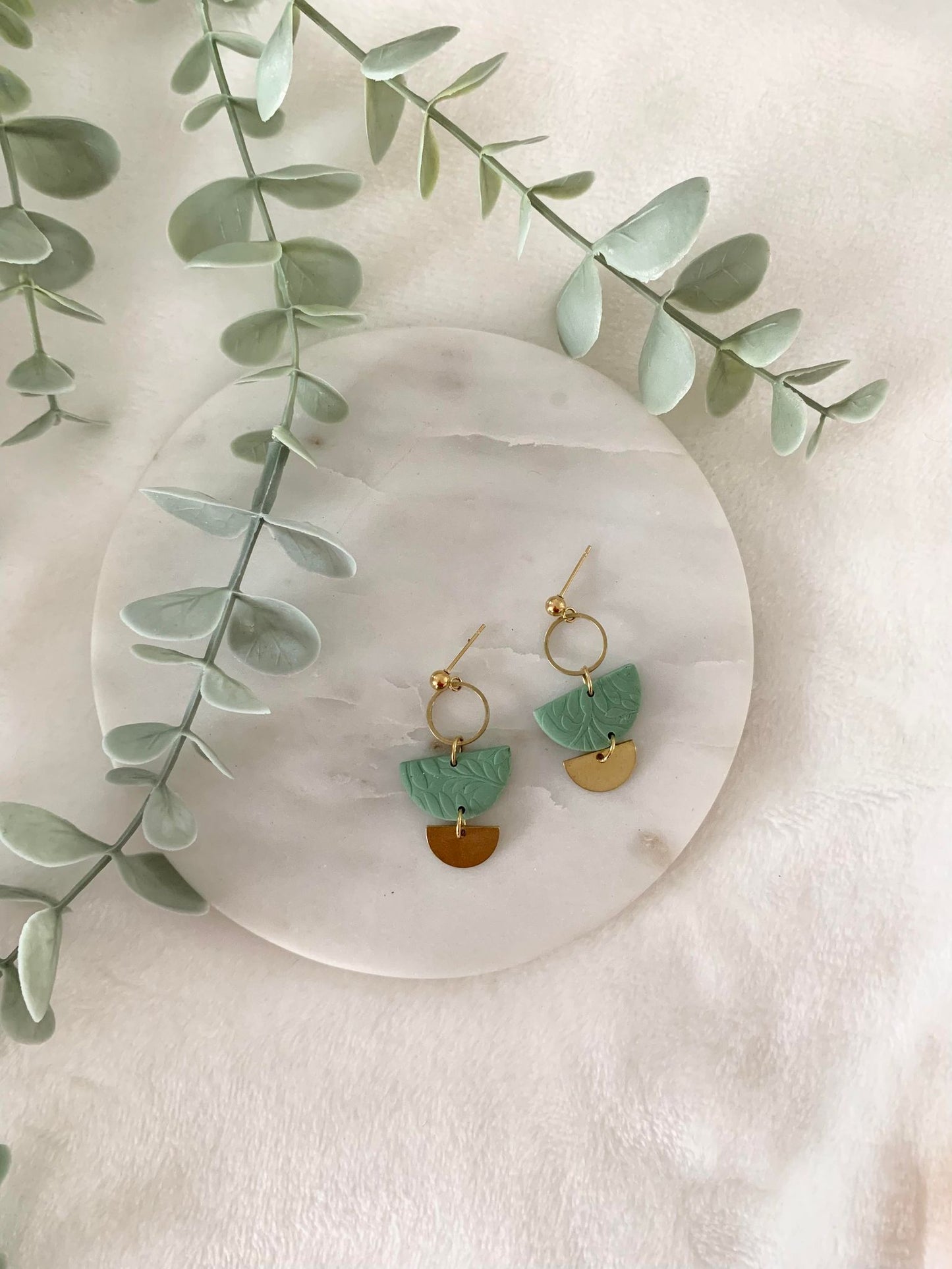 Boucles d'oreilles verte sauge et or A106