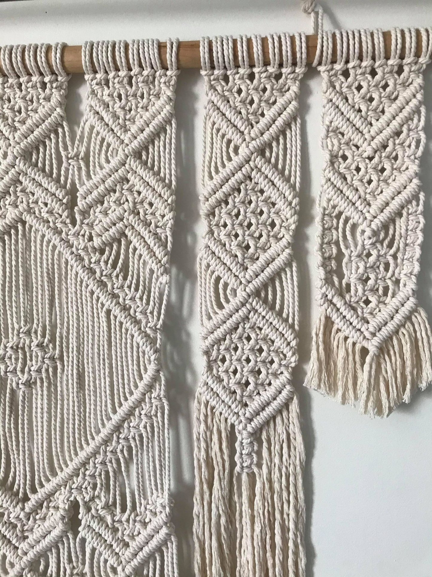 Grand macramé mural