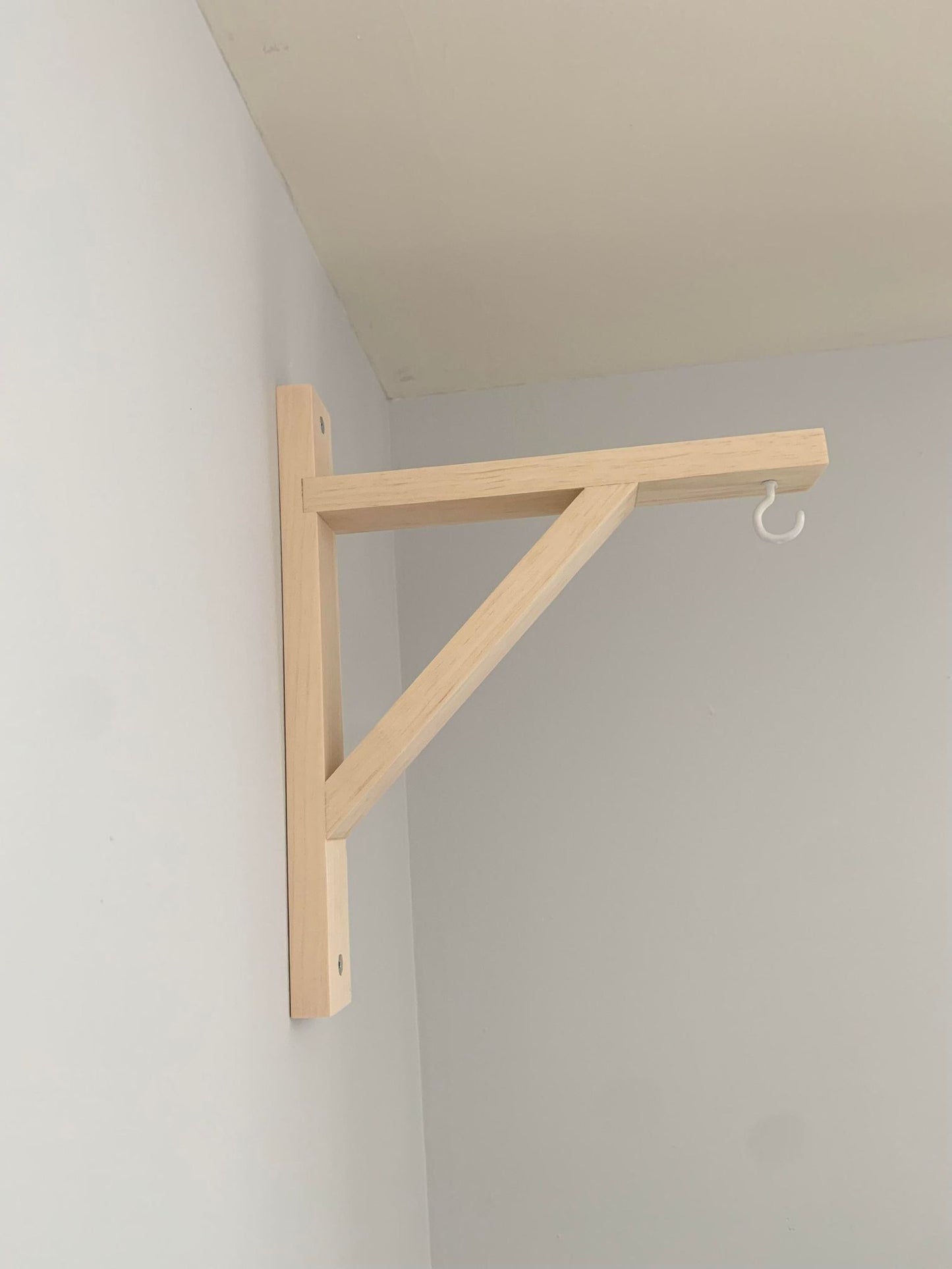 Équerre murale en bois