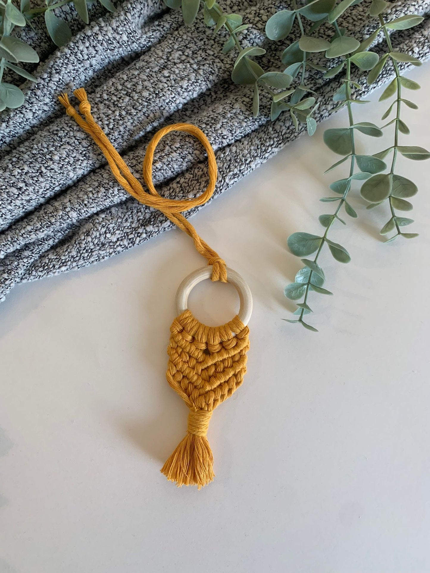 LINARIA - Diffuseur pour auto en macramé