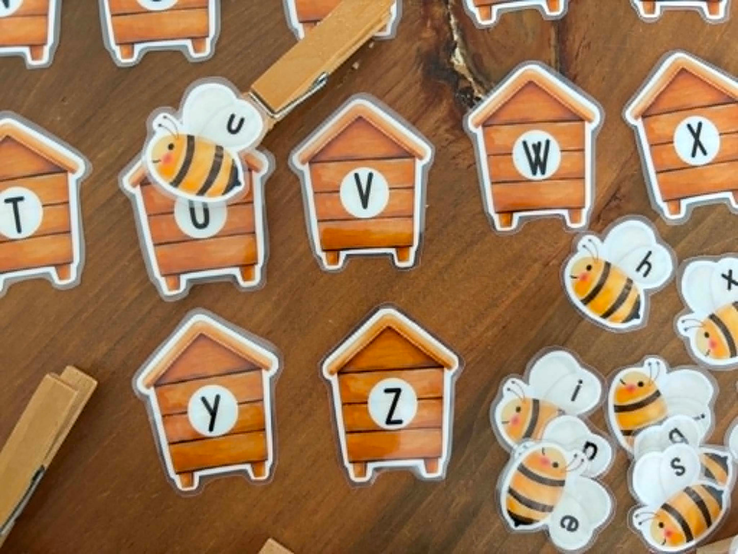 I112 - Je connais mon alphabet - Ruches et abeilles