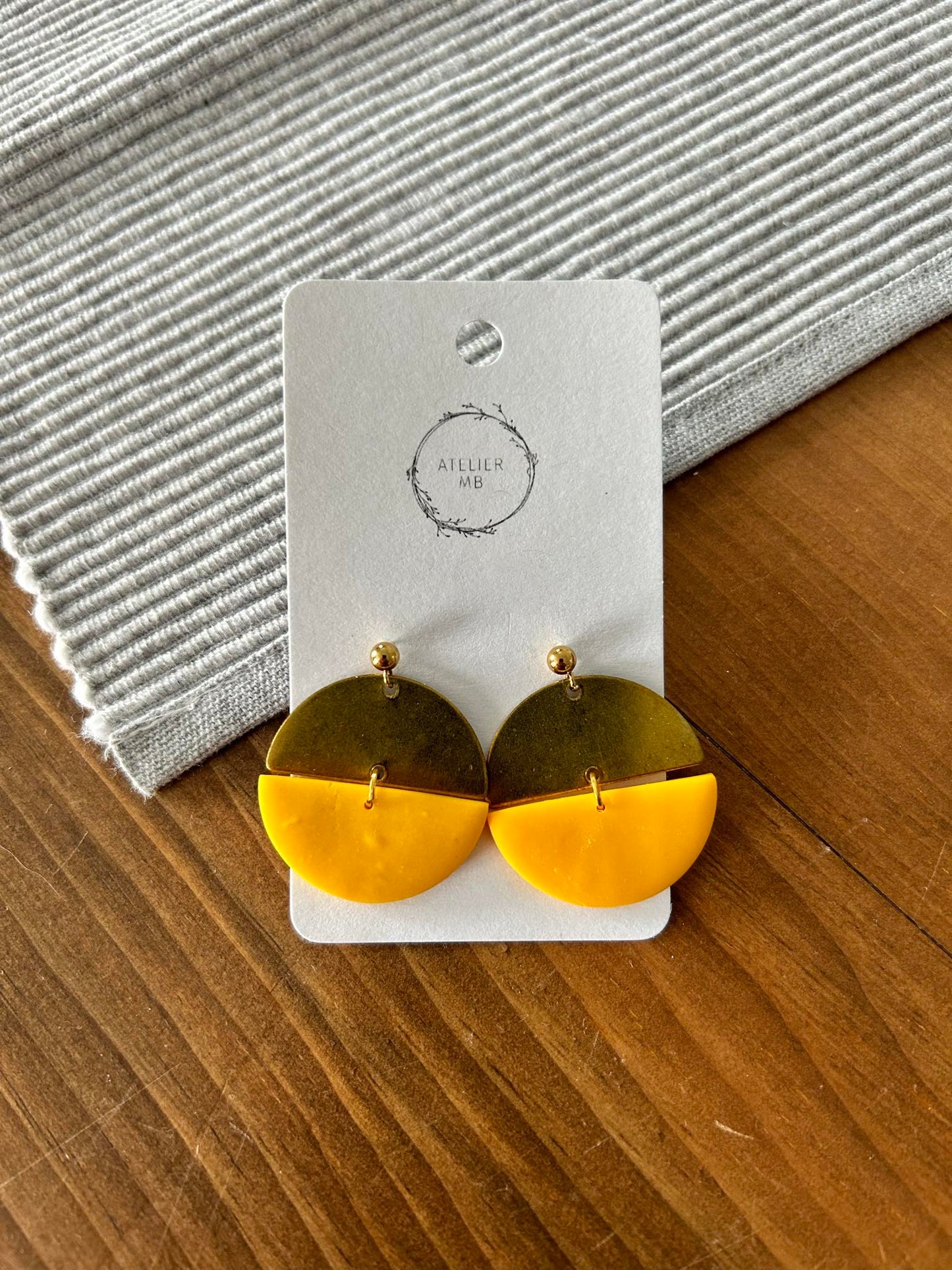 Boucles d'oreilles jaune et or A116