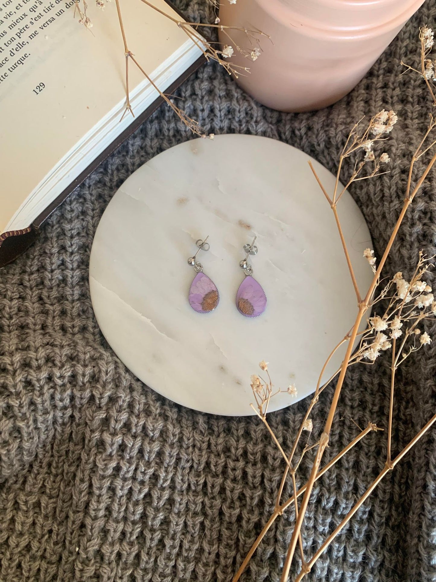 Boucles d'oreilles lila et marguerites A20