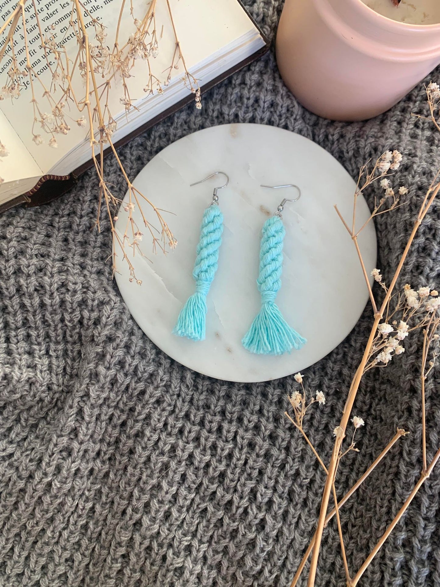 Boucles d'oreilles en macramé aqua A17